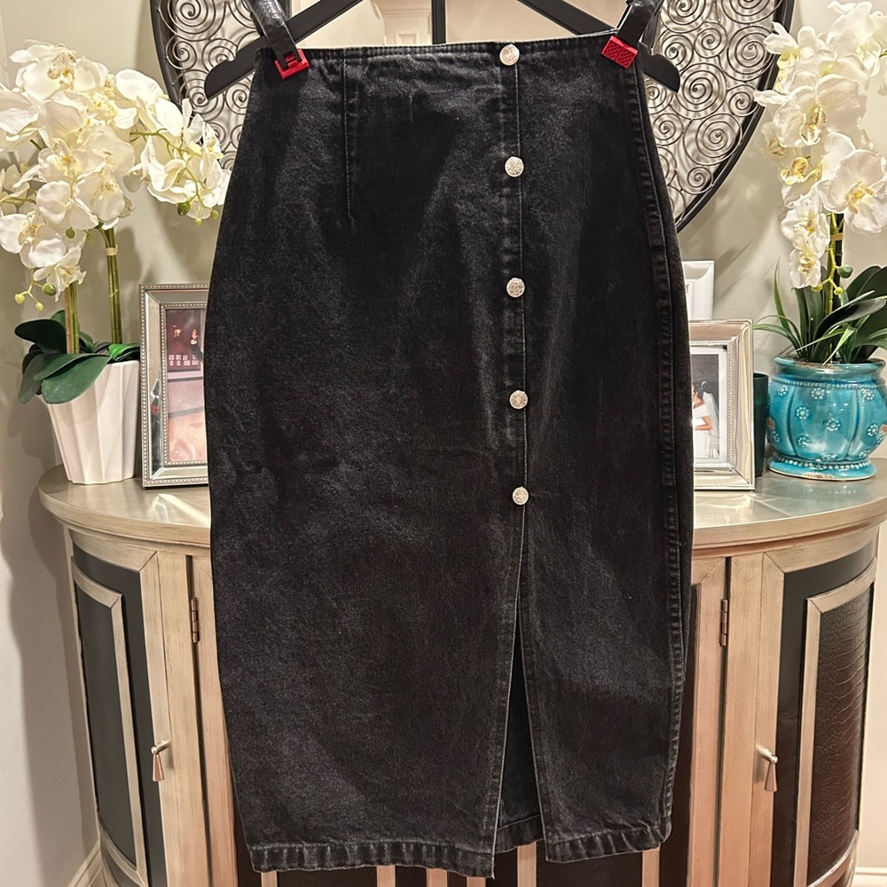 Unik Black Denim's Y2K Button-Front Pencil Skirt with Front Slit size 11. #105